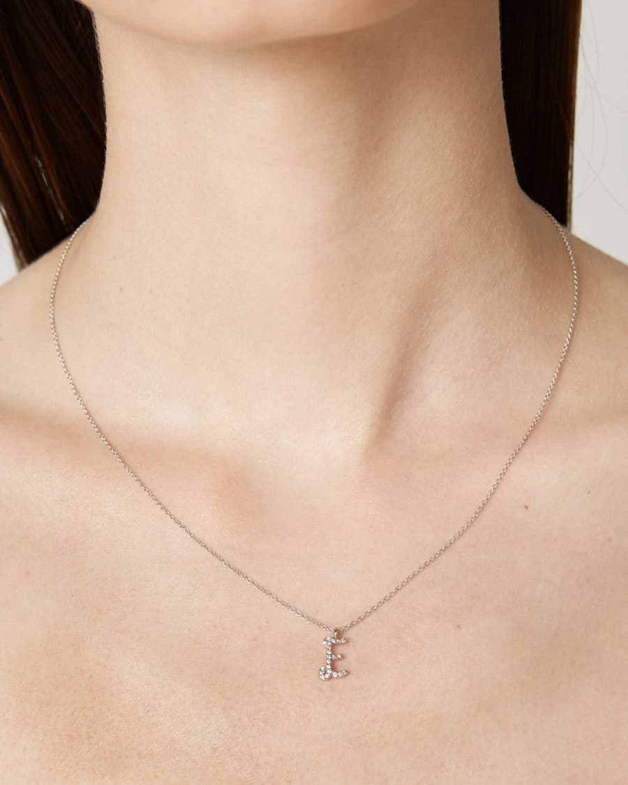 Lettering collana Oro con lettera E e diamanti - immagine 2