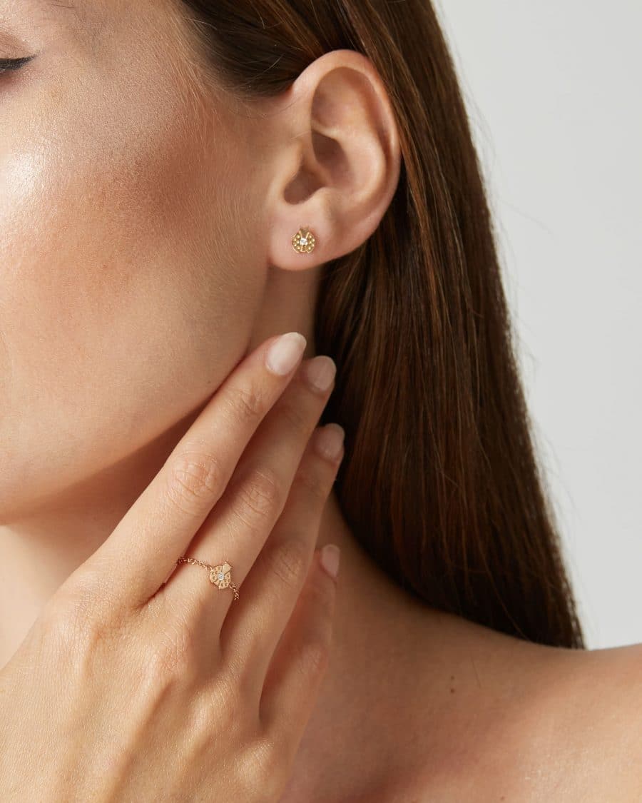 Love us anello con stella in oro 18KT con diamanti - immagine 2